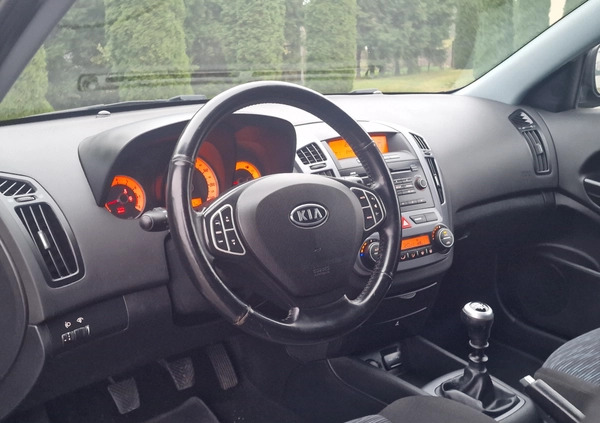 Kia Ceed cena 17999 przebieg: 200000, rok produkcji 2008 z Gostynin małe 407